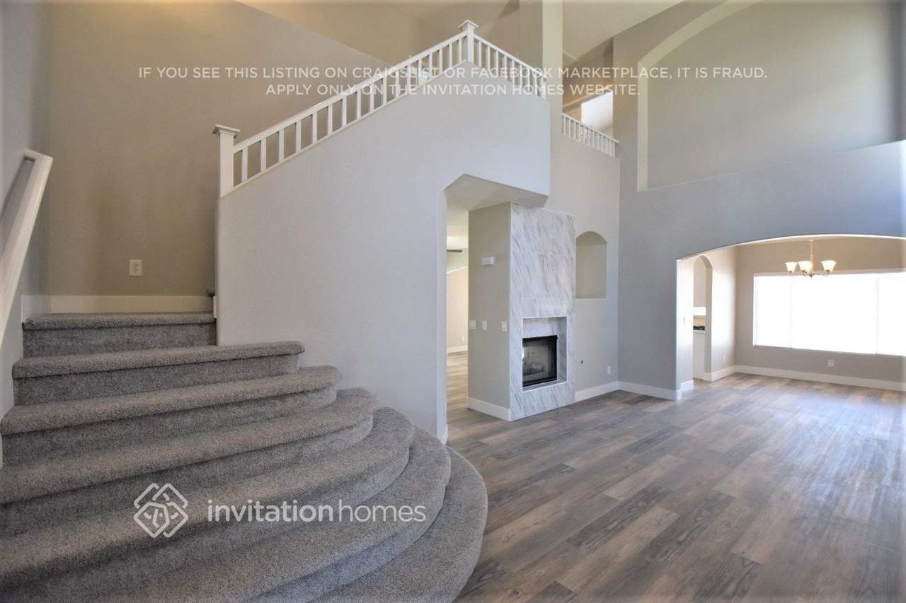 3933 Country Lights St - Photo 4 of 19