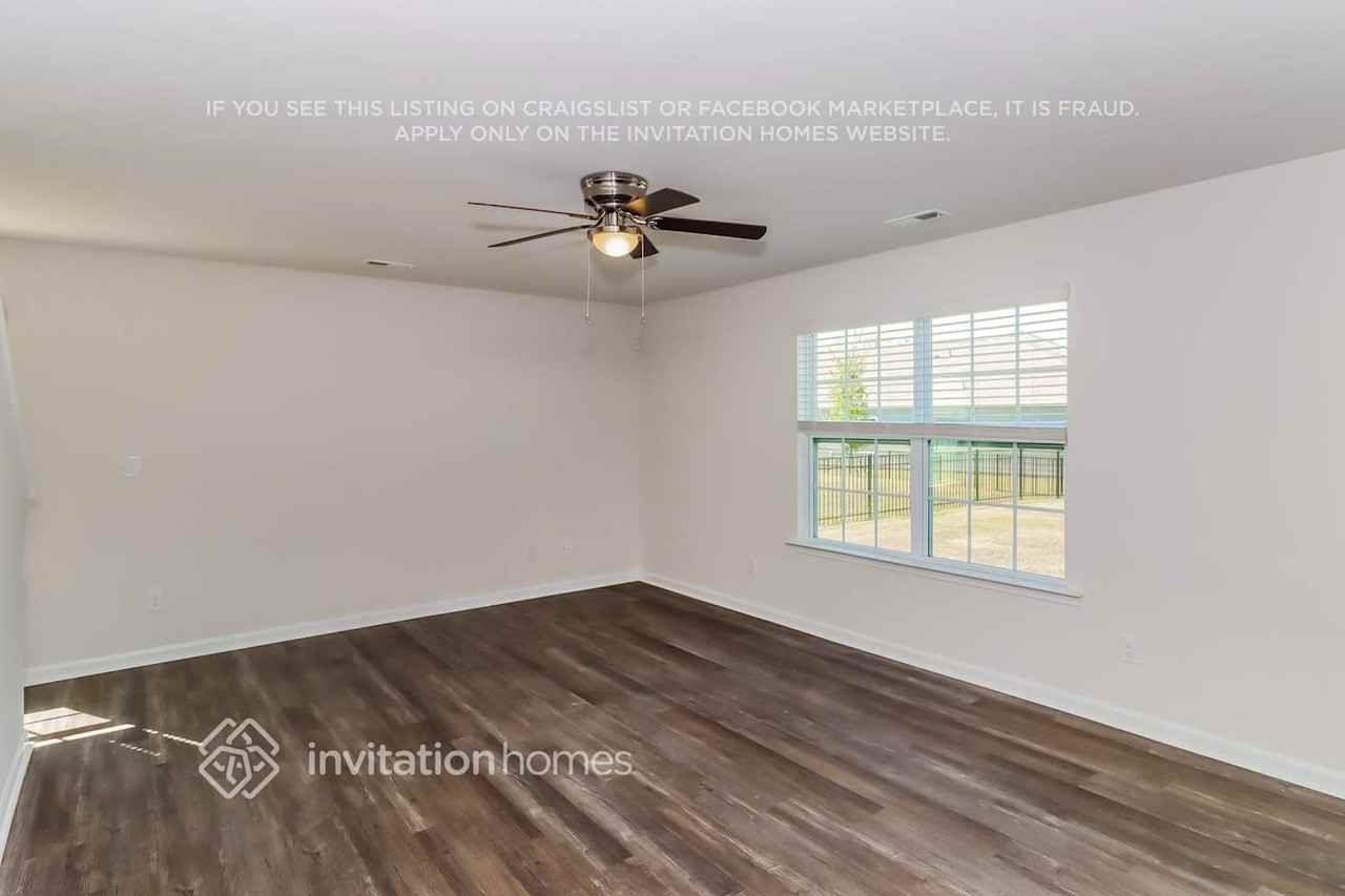 109 Cassius Dr - Photo 5 of 15