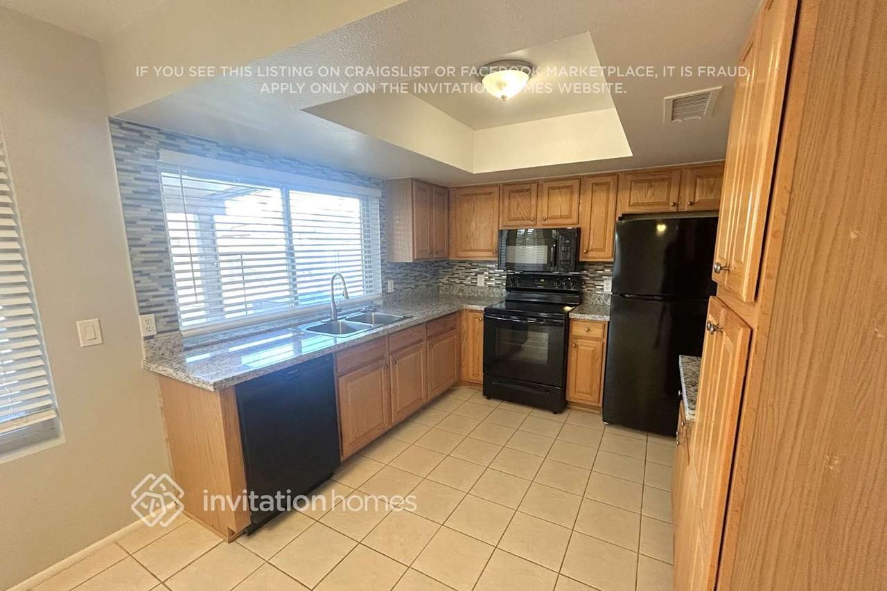 6222 W Cortez St - Photo 6 of 16