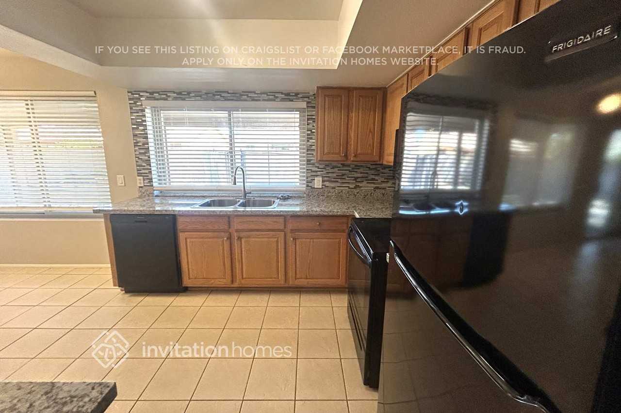 6222 W Cortez St - Photo 7 of 16
