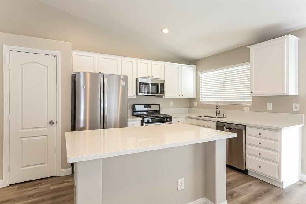 6512 Point Break St - Photo 6 of 16