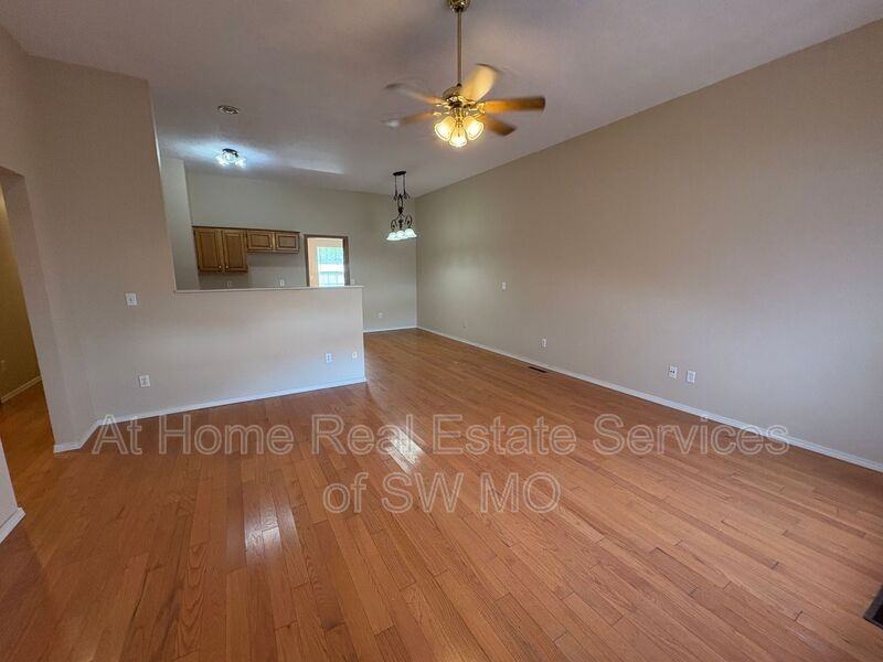 1808 N Cedarcrest Ave - Photo 2 of 11