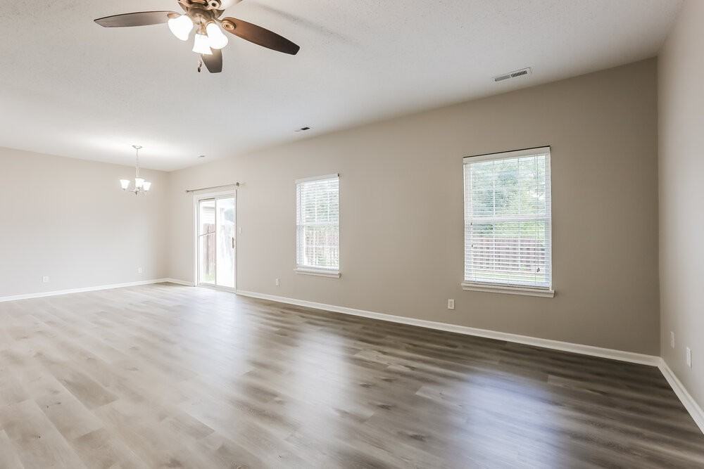 10189 Blue Sky Dr - Photo 4 of 17