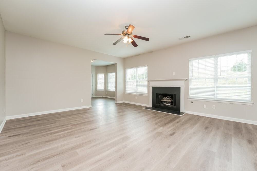 1471 Ewing Farm Dr - Photo 4 of 17