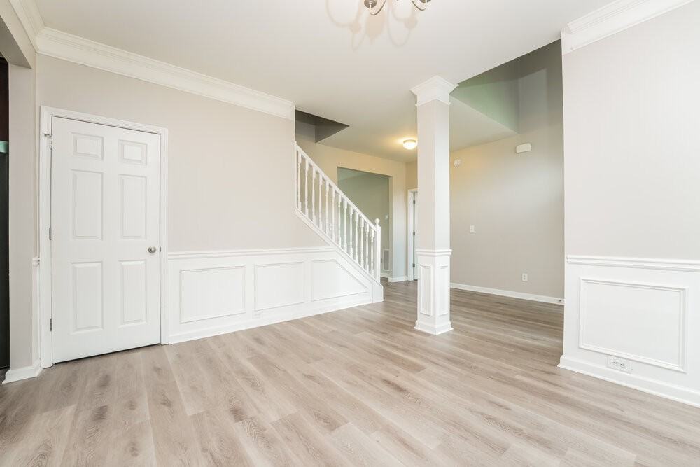1471 Ewing Farm Dr - Photo 6 of 17