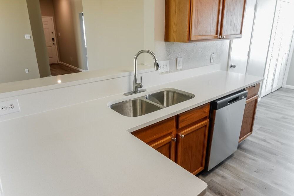 5207 Riverwood Dr - Photo 5 of 16