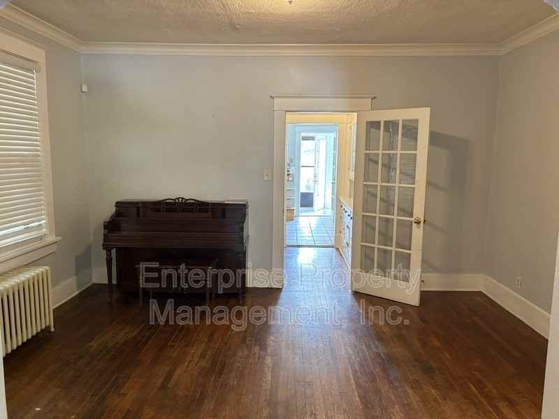 2371 Parkway Place - Photo 3 of 27