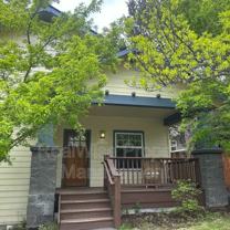 2423 Nw Awbrey Rd - Photo 1 of 1
