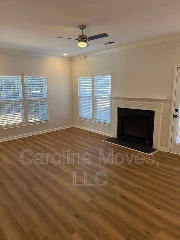 230 Spring Crossing Circle - Photo 3 of 27