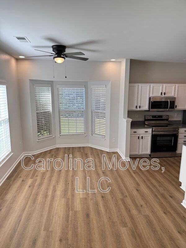 230 Spring Crossing Circle - Photo 5 of 27