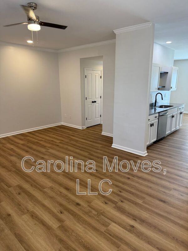 230 Spring Crossing Circle - Photo 6 of 27