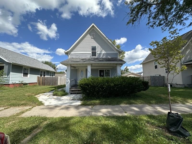 1327 10th St Nw - Photo 3 of 7