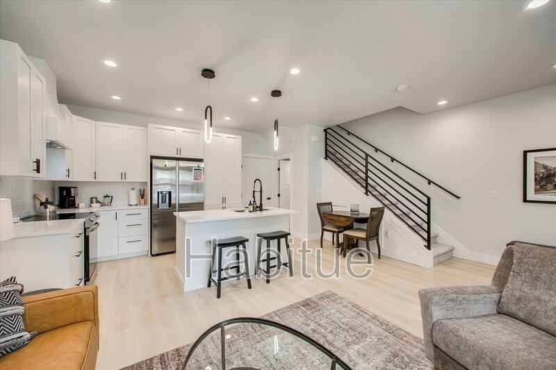 2940 W Davis St #1 - Photo 2 of 46