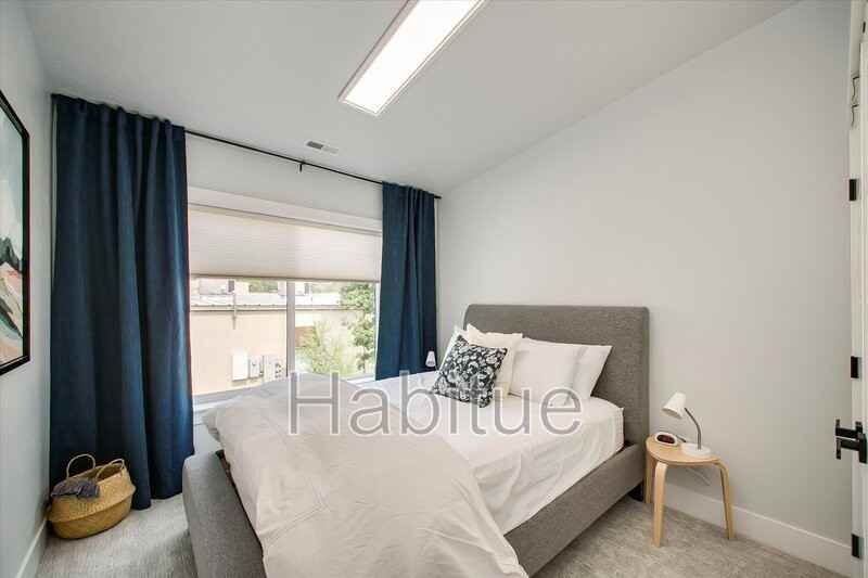 2940 W Davis St #1 - Photo 3 of 46