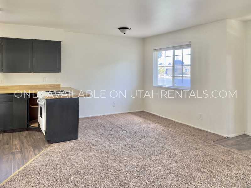10 S Main St #A - Photo 3 of 15