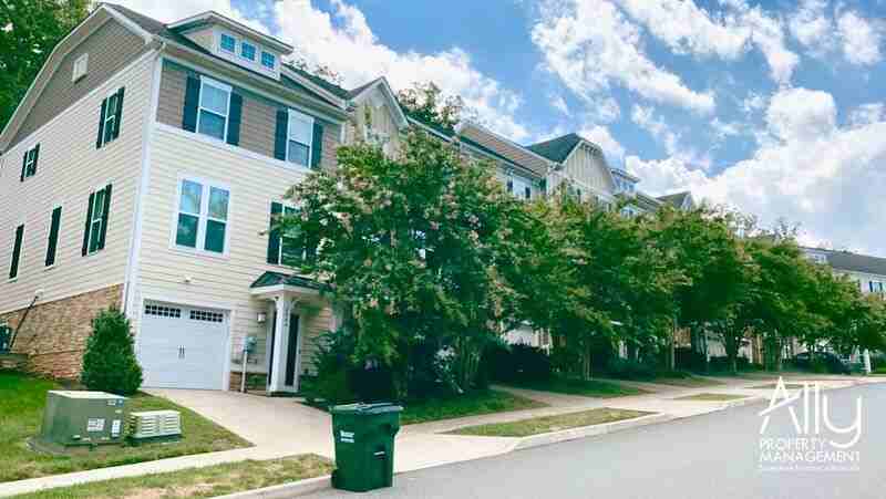 2044 Bethpage Court - Photo 3 of 31