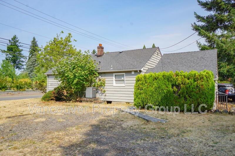 104 Se 101st Ave - Photo 3 of 15