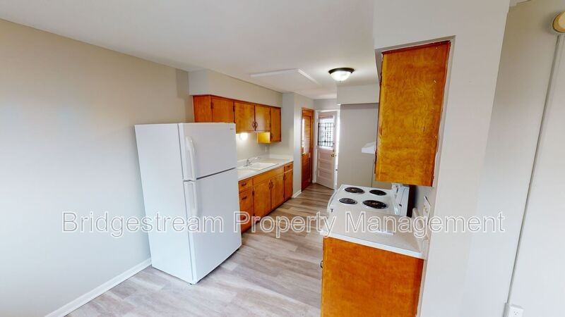 2912 Hazel Ave #B - Photo 3 of 6