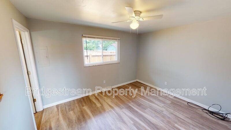 2912 Hazel Ave #B - Photo 5 of 6