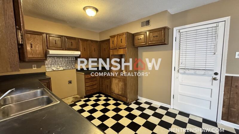 5249 Kimbark Woods Dr - Photo 6 of 25