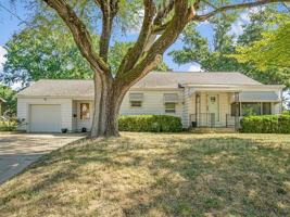 featured image of 1622 West Blvd