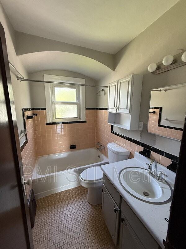 10058 Dorothy Avenue - Photo 4 of 8