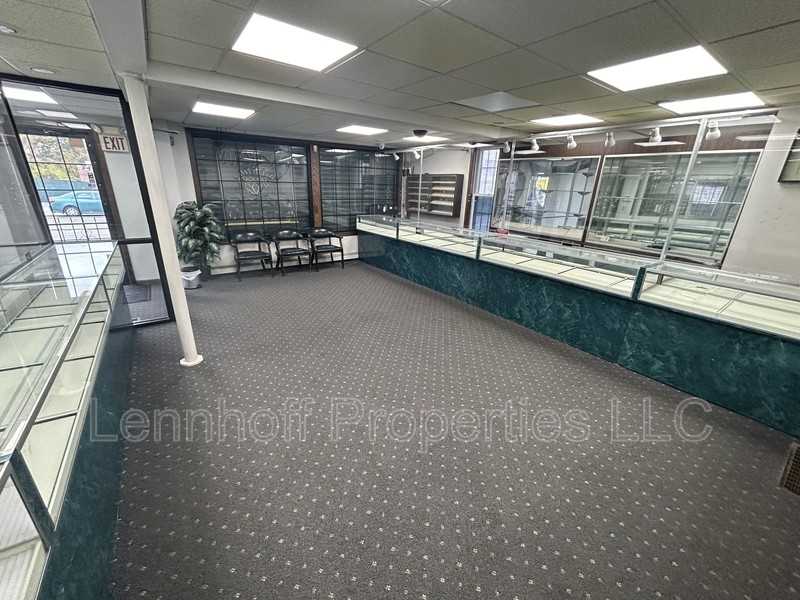 692 Middlesex St - Photo 4 of 9