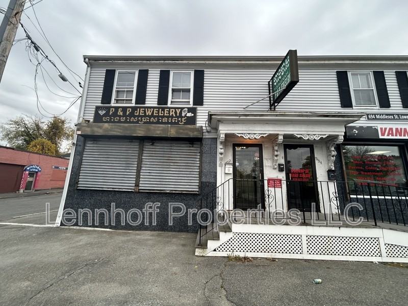 692 Middlesex St - Photo 7 of 9