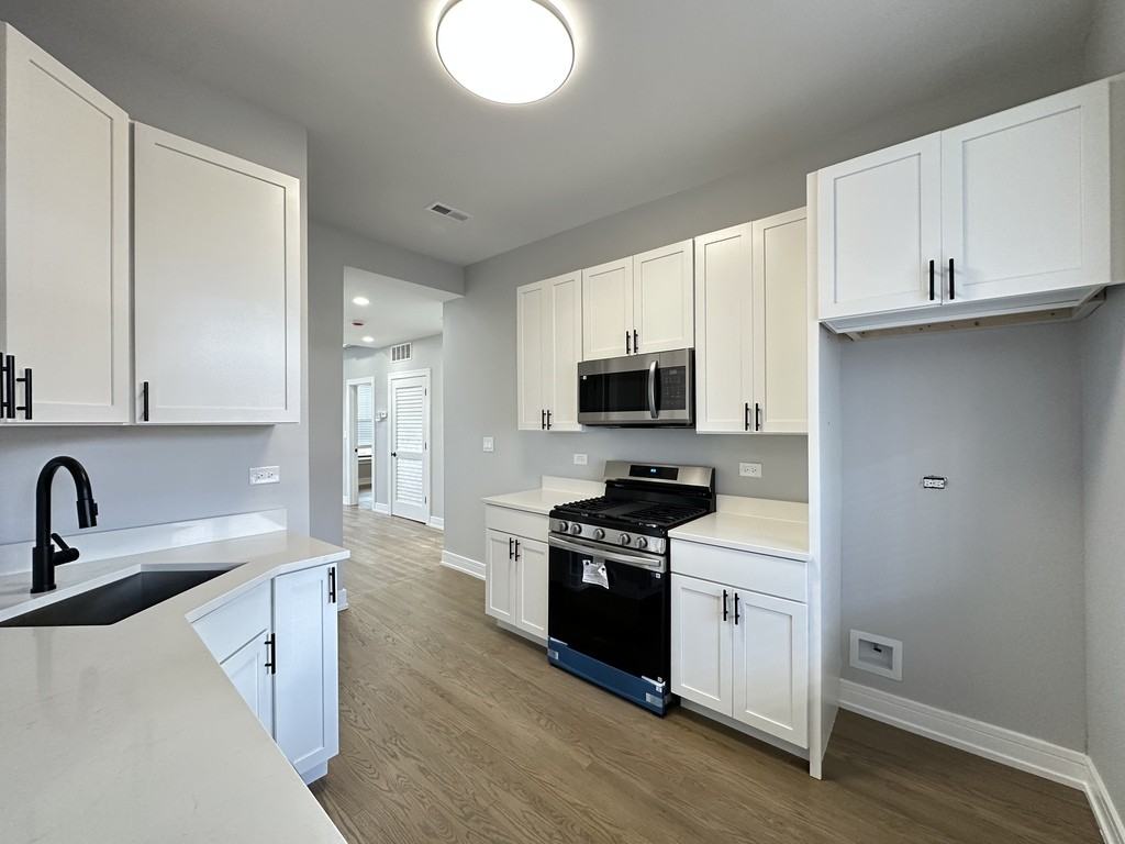 3834 N Wilton Ave #3 - Photo 5 of 21