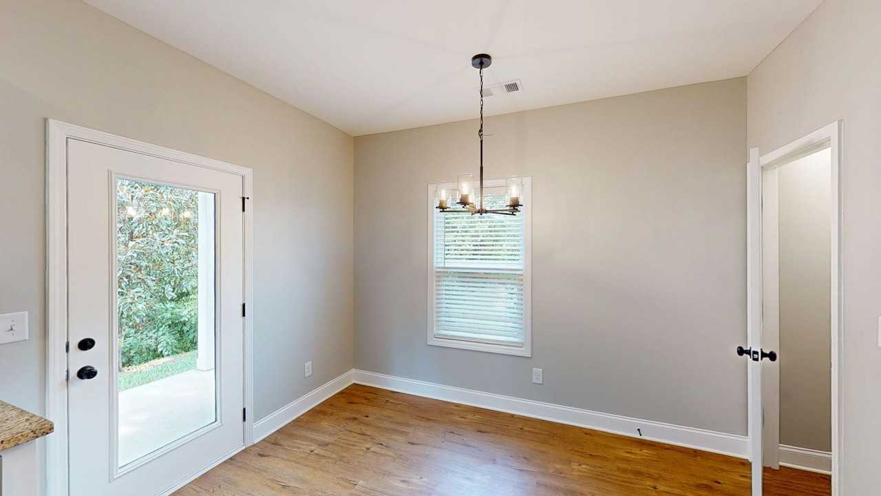 812 Levitan Dr - Photo 7 of 28