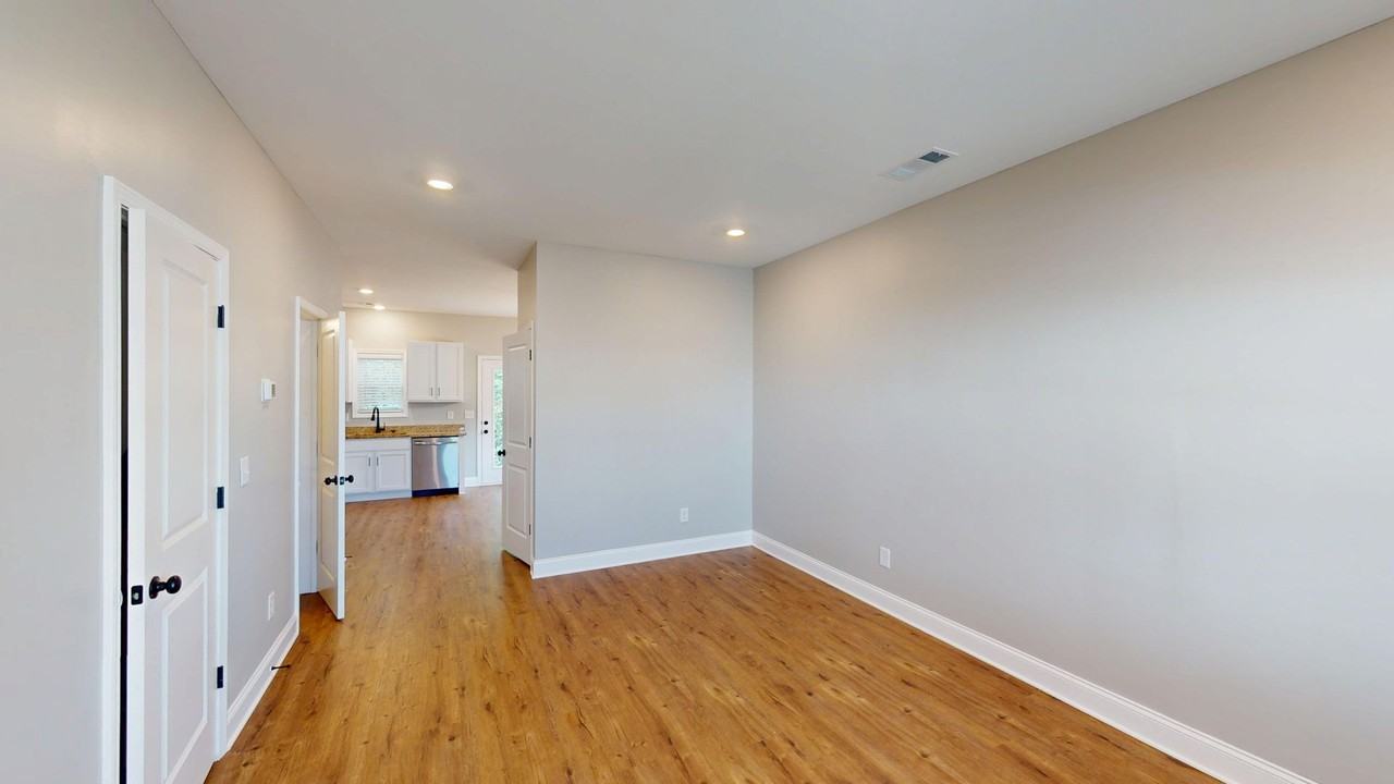 812 Levitan Dr - Photo 2 of 28