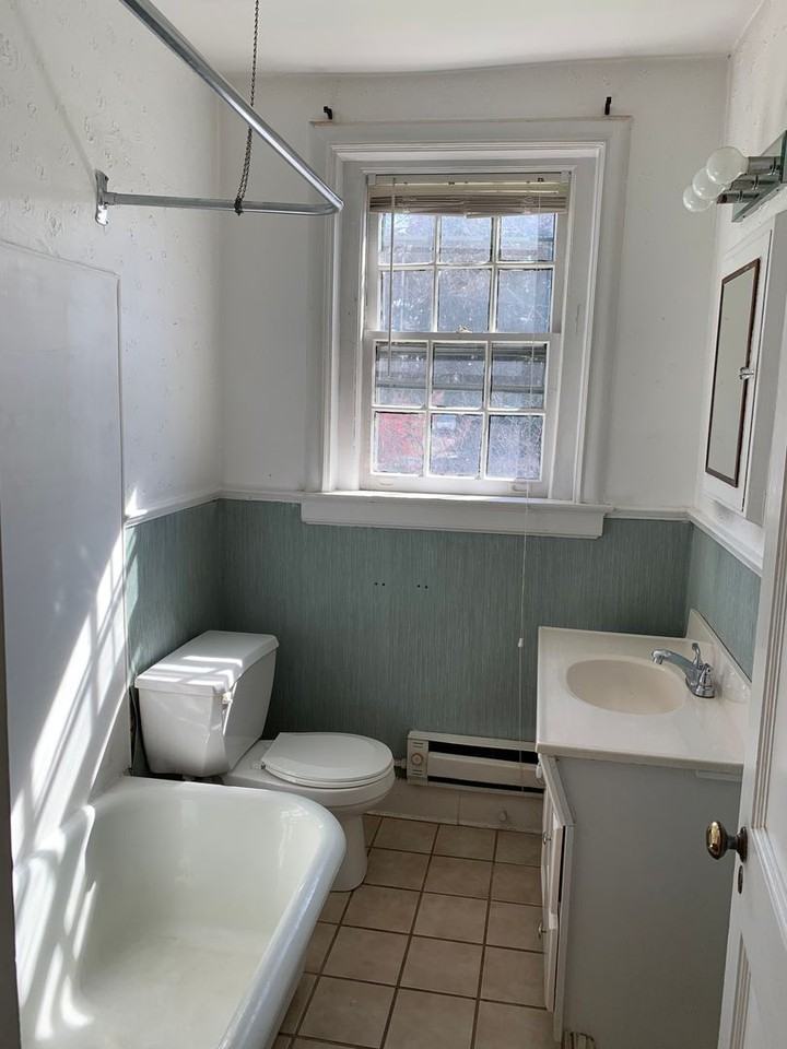 Dumont Apartments - Photo 4 of 24