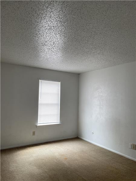 2800 Victory Dr - Photo 3 of 5