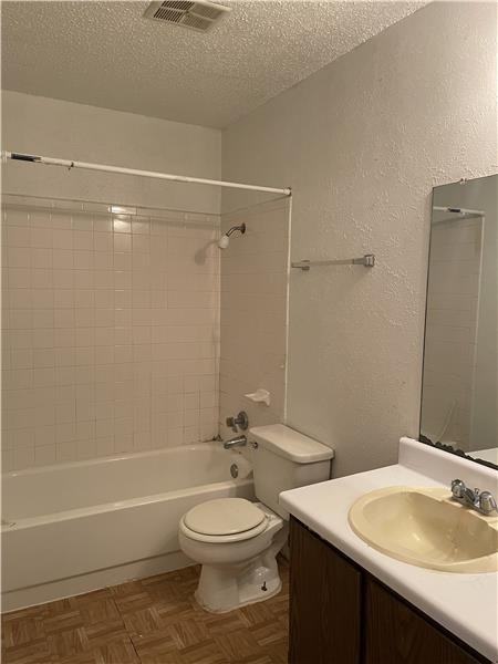 2800 Victory Dr - Photo 4 of 5