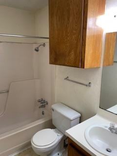 802 Navajo Trl - Photo 4 of 5