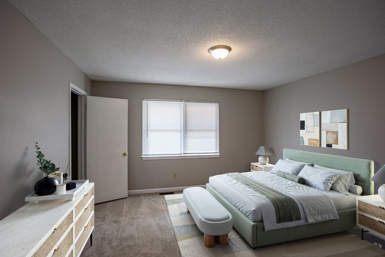 Jackson Manor Apartments - Photo 4 of 5