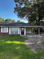 featured image of 2 Kim Ln