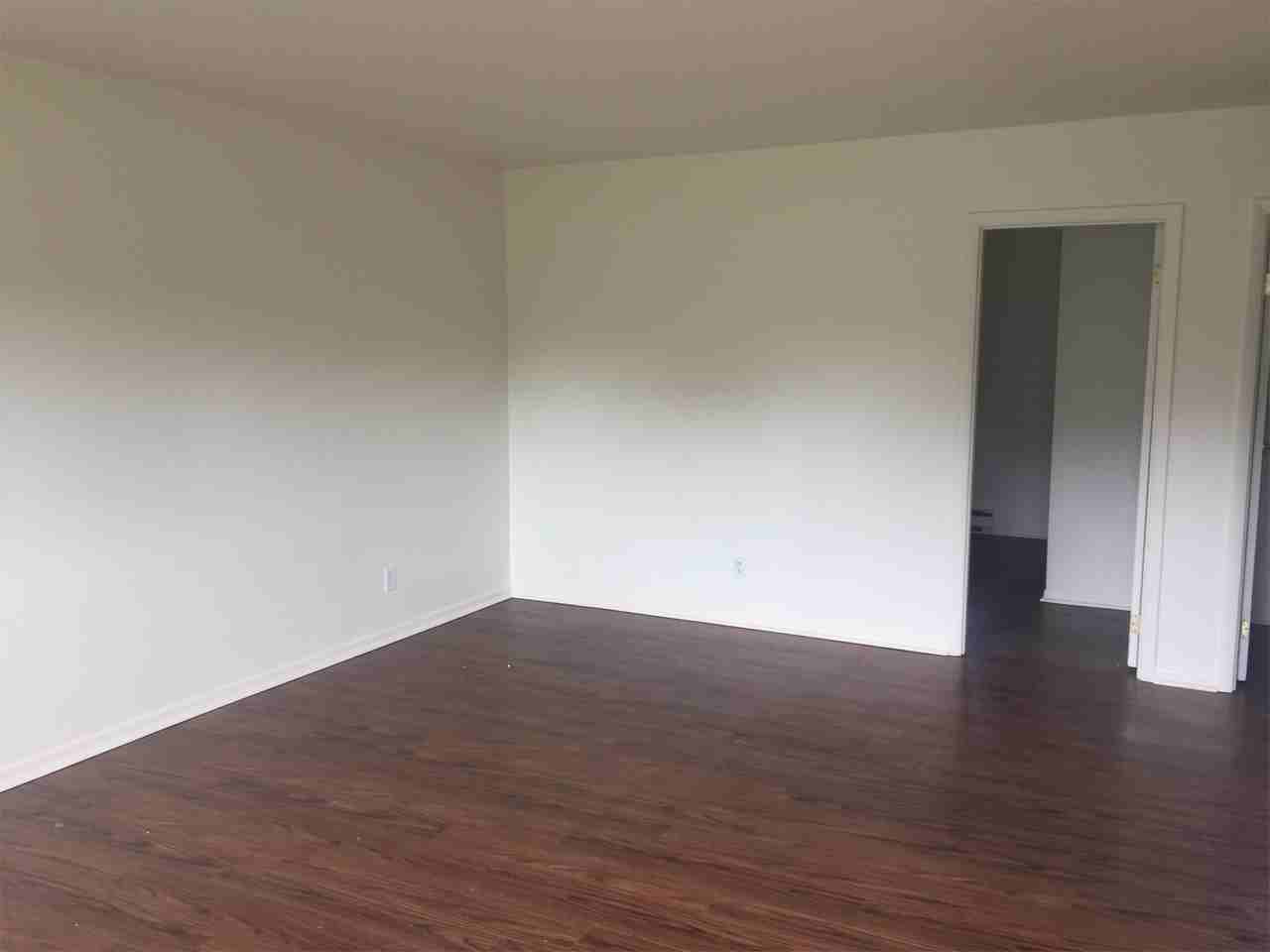 Summerton Place - Photo 3 of 11