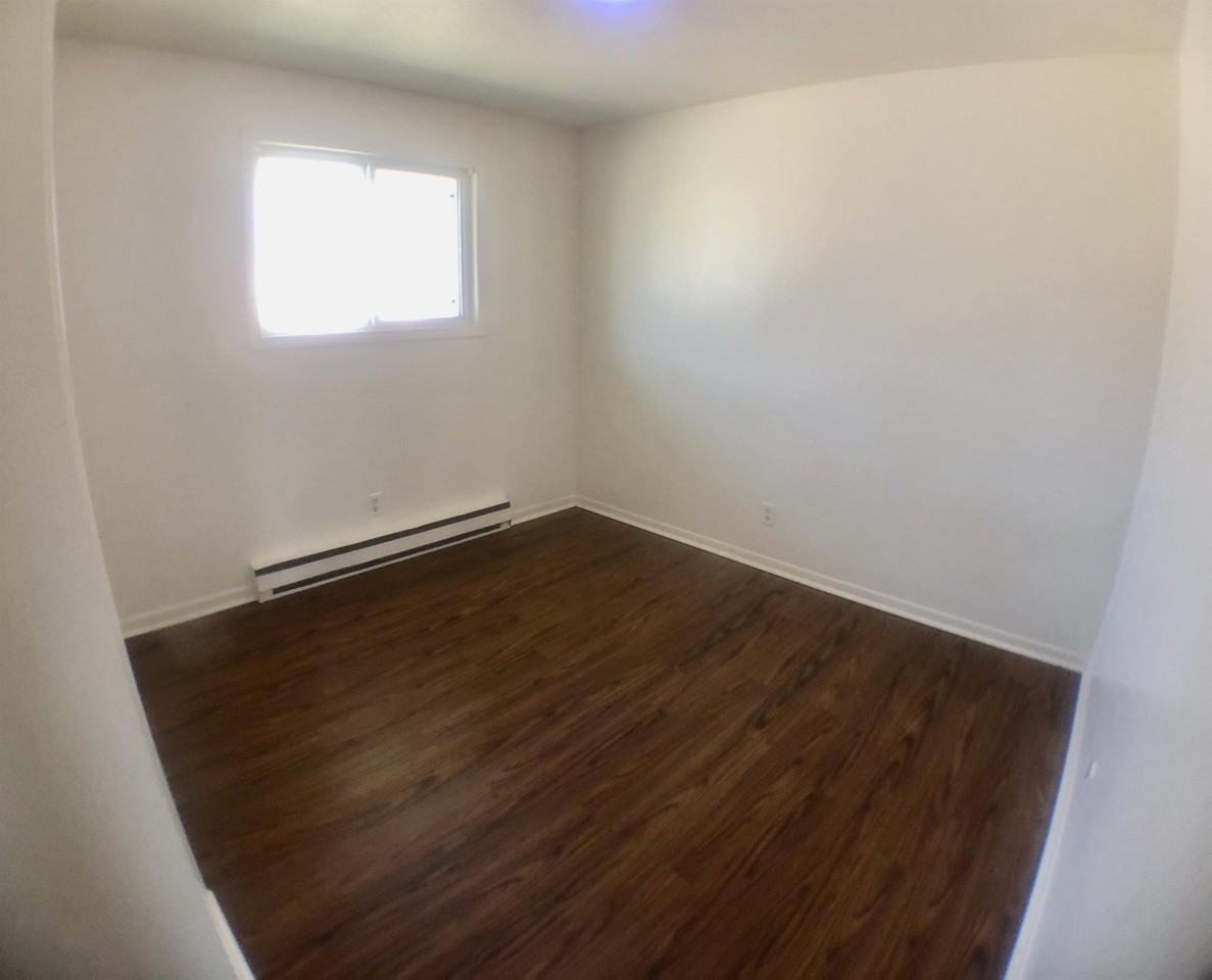 Summerton Place - Photo 7 of 11