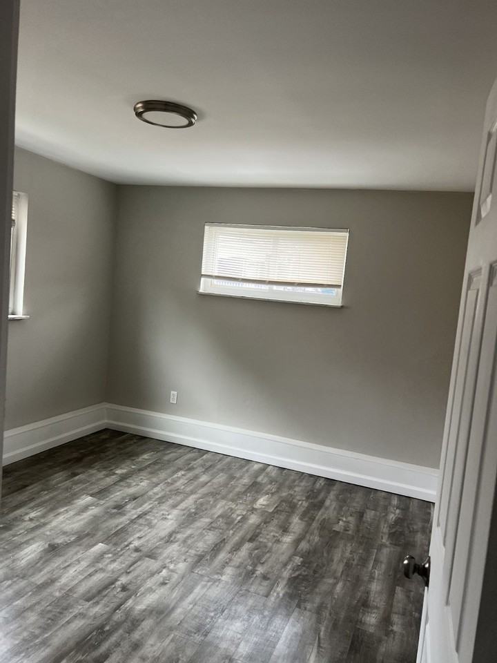 3316 West 8th Street - Photo 3 of 6