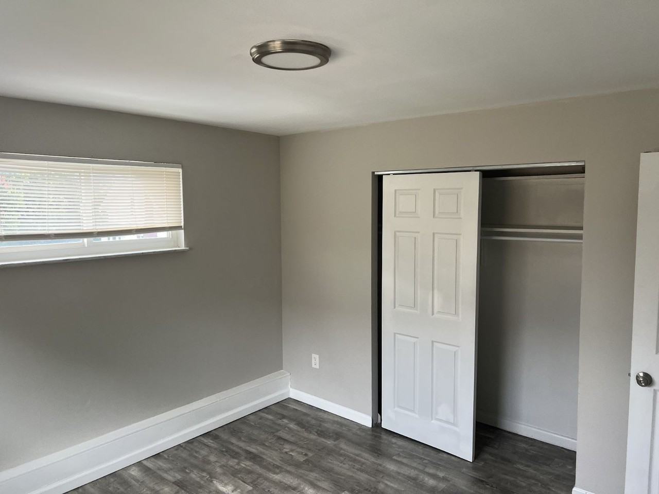 3316 West 8th Street - Photo 4 of 6