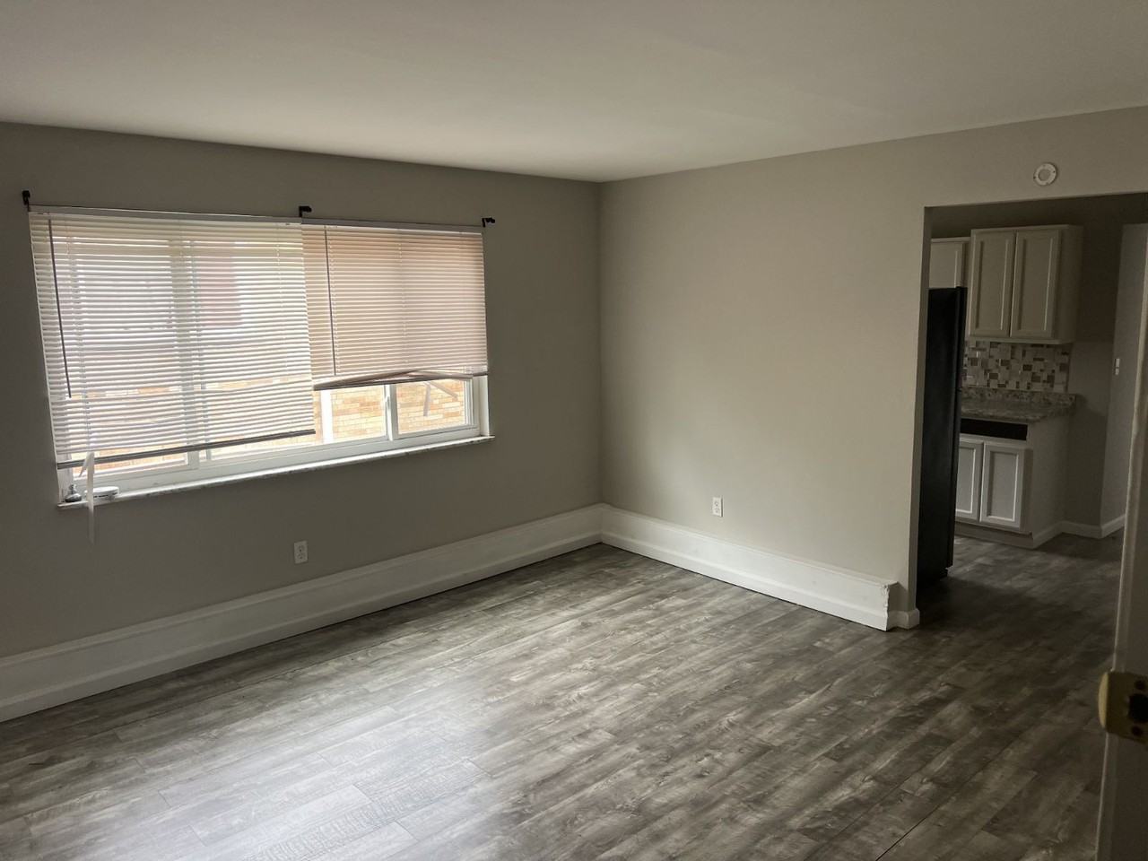 3316 West 8th Street - Photo 5 of 6