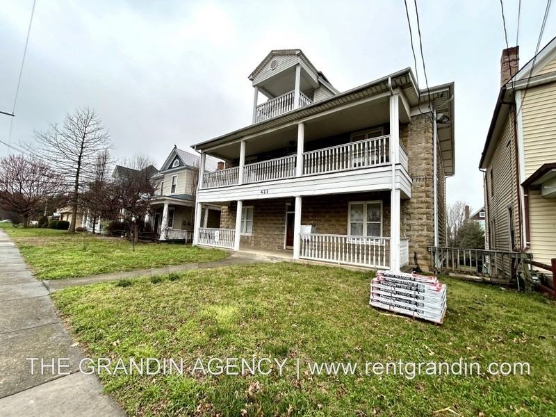 421 Elm Avenue - Photo 2 of 21