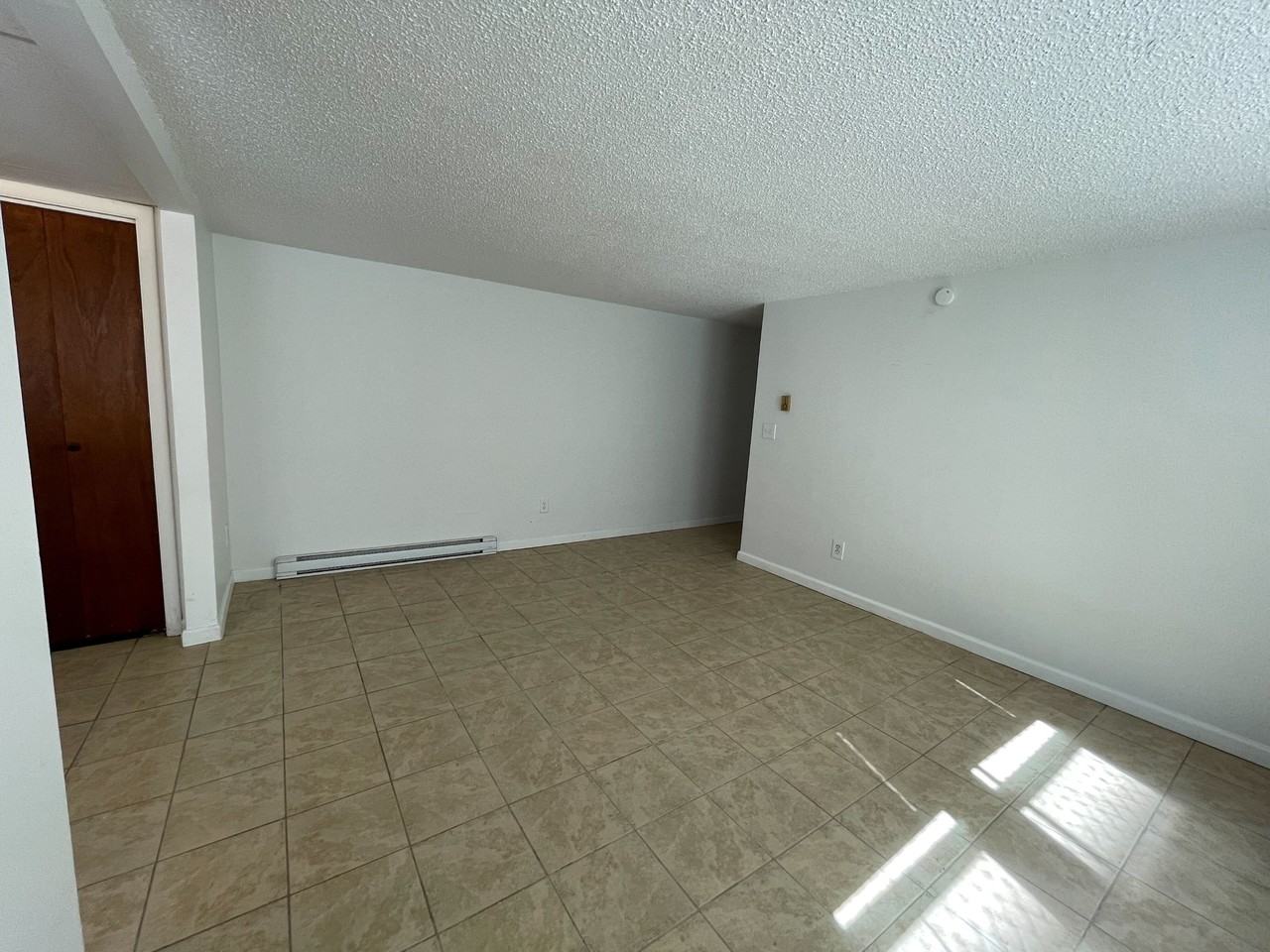 190 South Allen Street - Photo 7 of 8