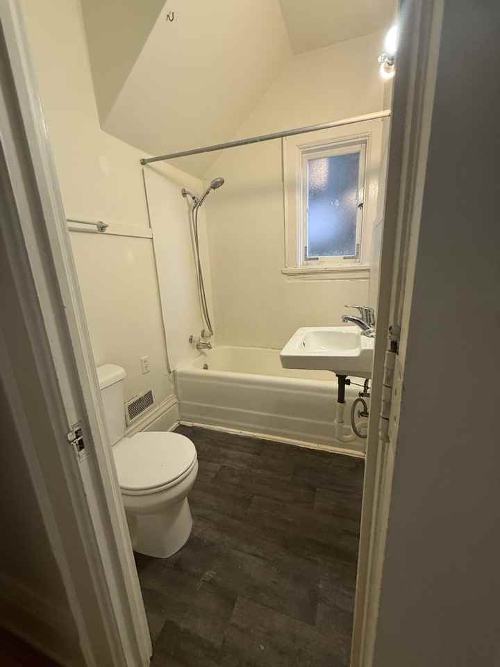 622 Howard Place - Photo 6 of 24