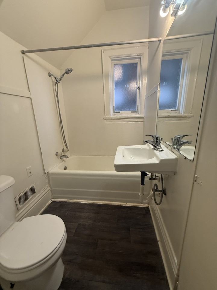 622 Howard Place - Photo 7 of 24