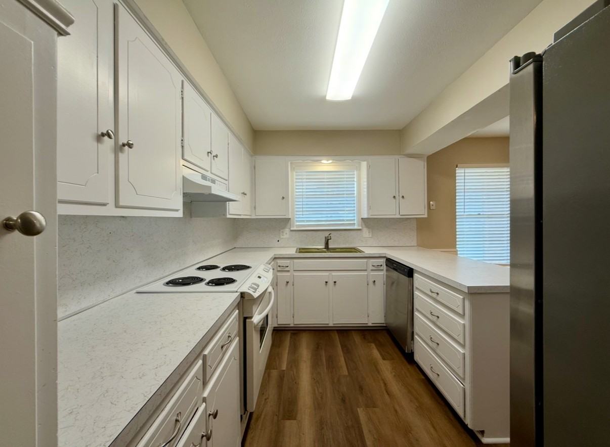 1919 Yarborough Drive - Photo 7 of 22