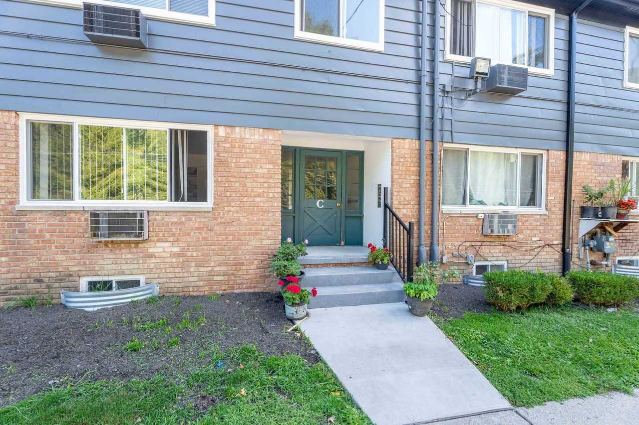 ONE11 UTICA PARK - Photo 6 of 7