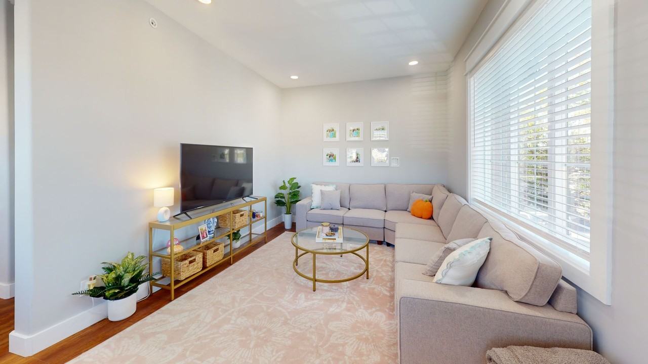 2230 Laurel Ave - Photo 5 of 20