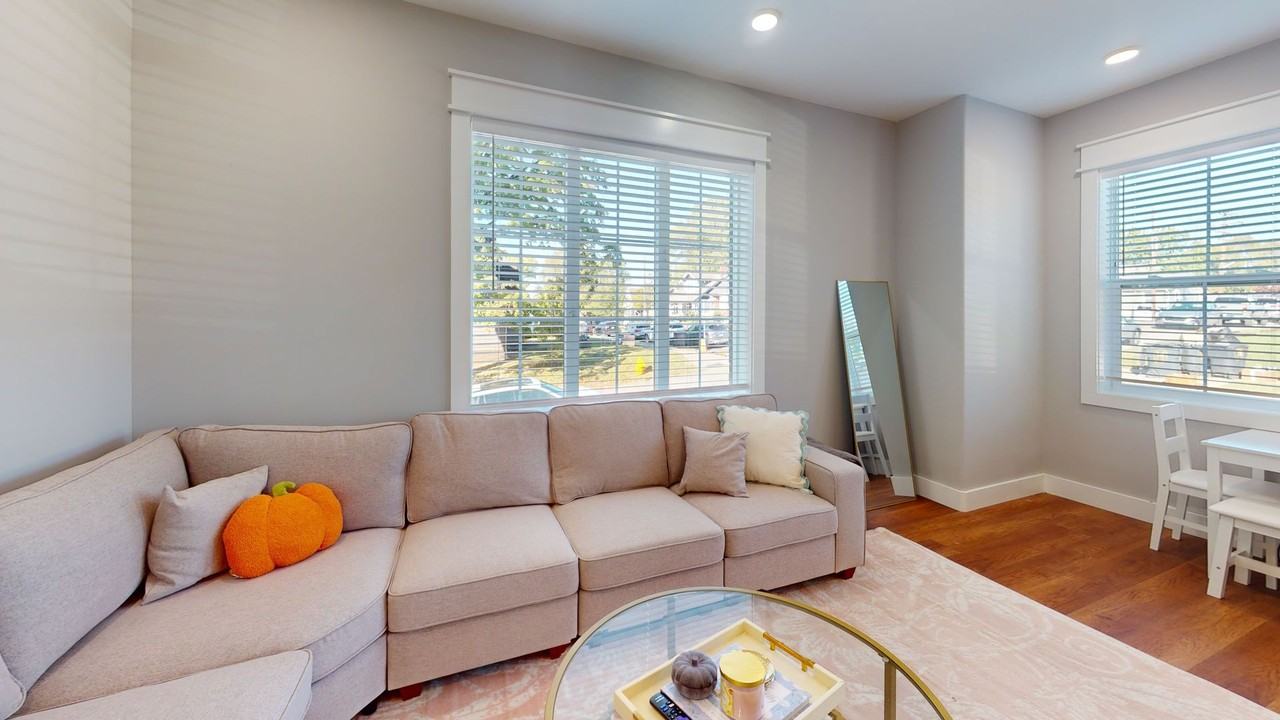 2230 Laurel Ave - Photo 6 of 20